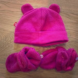 Zutano Cozie Fleece Hat & Baby Bootie.